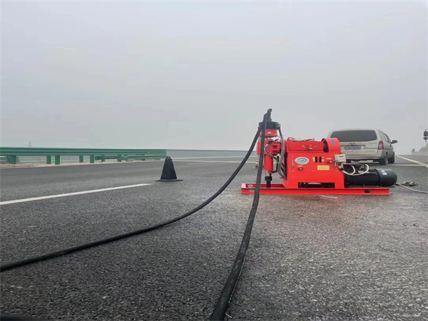 托里马路路基路面开裂下沉注浆加固灌浆