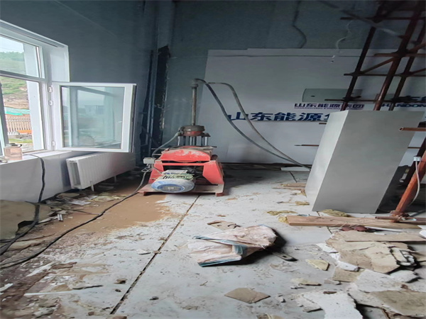 托里地基基础下沉墙体裂缝加固注浆顶升施工